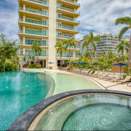 Condo V-Marina